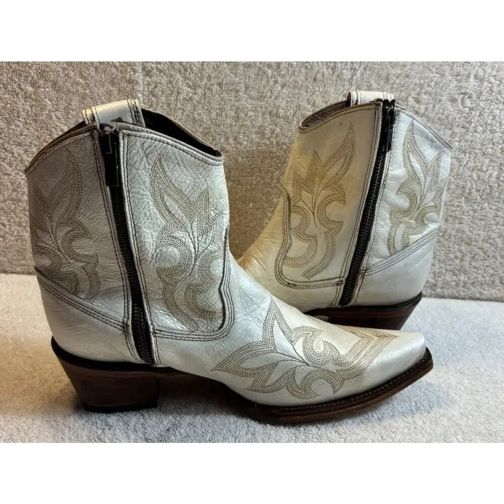 Circle G Pearl Embroidery & Zipper Boot White Womens Size 8.5 M